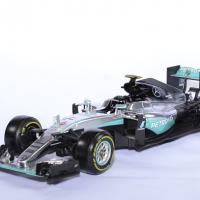 Mercedes w07 rosberg champion 61 18 bburago autominiature01 1