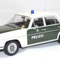 Mercedes w115 220 police 1 18 autominiature01 1 