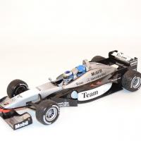 minichamps-mc-laren-mp4-98t-double-siege-mika-et-erja-hakkinen-au-1-18-autominiature01-5.jpg