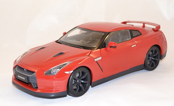 Nissan gtr r35 2008 norev 1 18 autominiature01 1