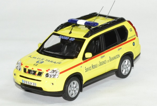 Nissan x trail smur 69 1 43 norev autominiature01 1