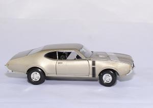 Oldsmobile 442 1968 welly 1 24 autominiature01 3 