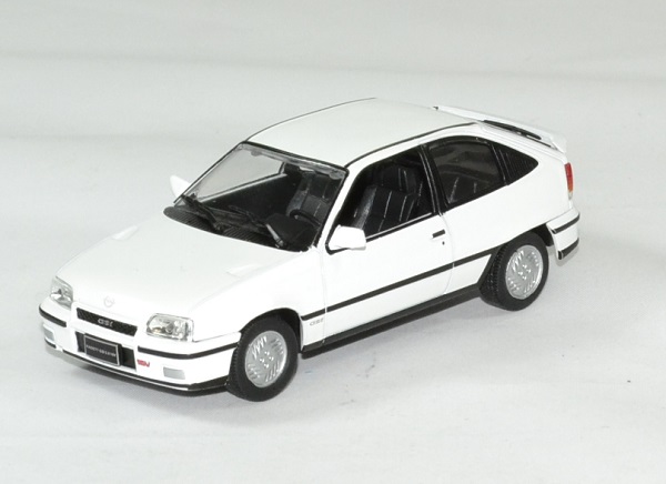 Opel kadett gsi 1 43 whitebox autominiature01 1