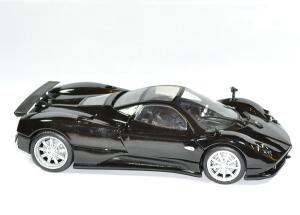 Pagani zonda motor max 1 18 autominiature01 4 