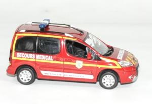 Peugeot partner pompier secour medical 1 43 norev 2010 autominiature01 3 