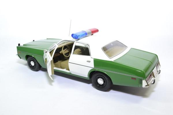 Plymouth fury police chicksaw 1975 greenlight 1 18 autominiature01green19076 3 