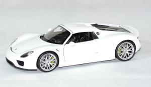 Porsche 918 spyder 1 24 welly autominiature01 1