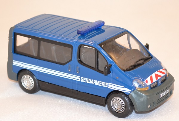 Renault trafic minibus gendarmerie nationale 1 43 oliex miniature autominiature01 com 2 