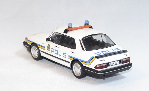 Saab 900i police suede 1987 ixo 1 43 autominiature01 2 