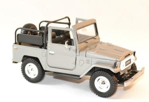 Toyota fj 40 gris decapote 1 24 motor max autominiature01 2 