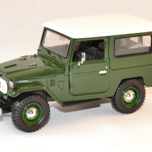 Toyota FJ 40 soft top green