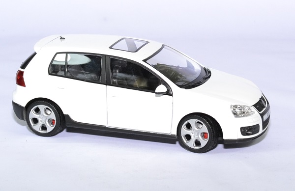 Volkswagen golf V gti blanche miniature Cararama 1/24