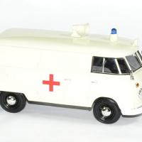 Volkswagen t1 ambulance 1 24 motormax autominiature01 3 