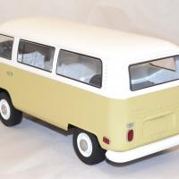 Volkswagen t2b bus 1971 1 18 greenlight autominiature01 com 2 