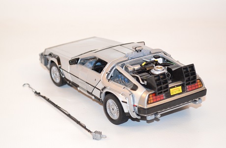 Welly de lorean retour vers le futur 1 au 1 24 autominiature01 com 3